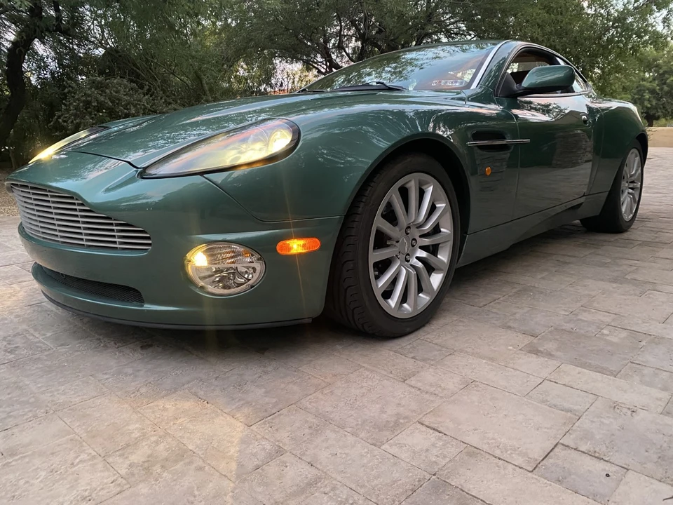 2003 Aston Martin Vanquish 1st Gen - Image 19 of 31