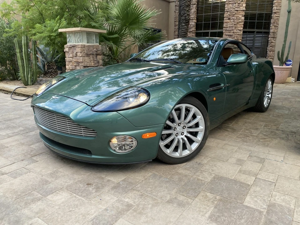 2003 Aston Martin Vanquish 1st Gen - Image 16 of 31