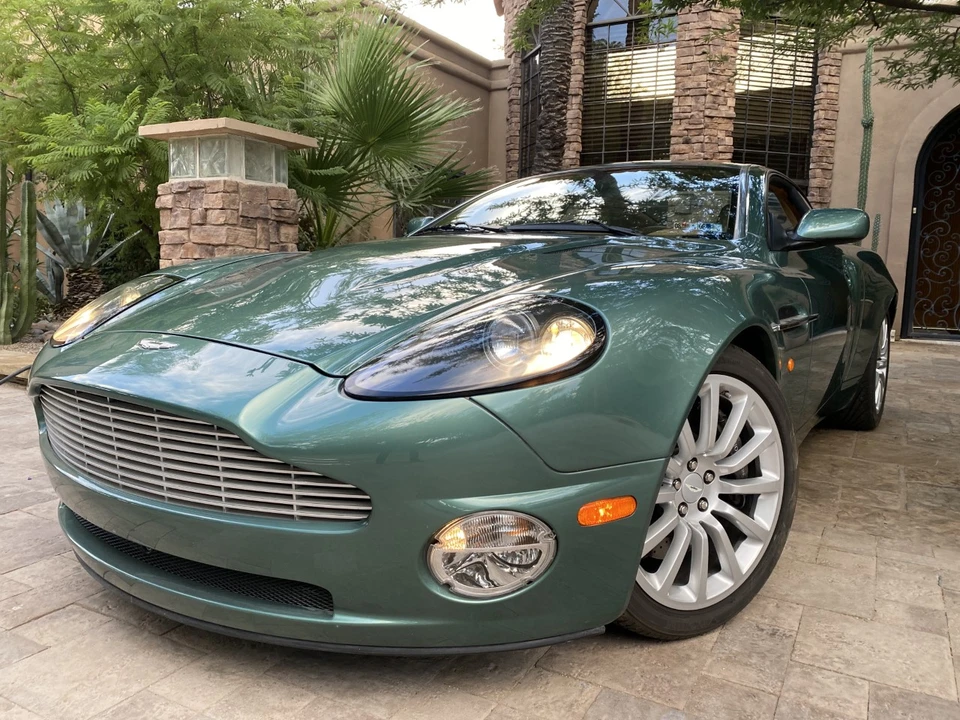 2003 Aston Martin Vanquish 1st Gen - Image 17 of 31