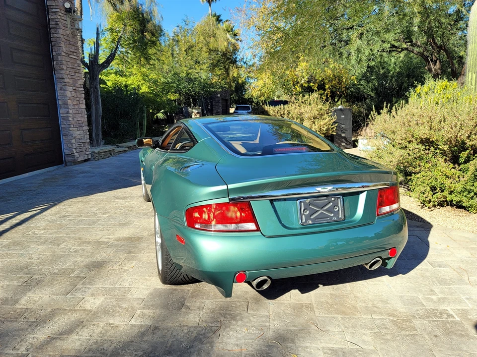 2003 Aston Martin Vanquish 1st Gen - Image 26 of 31
