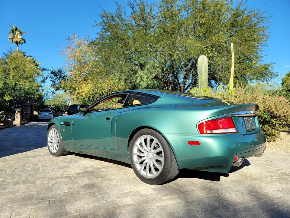 2003 Aston Martin Vanquish 1st Gen - Image 24 of 31