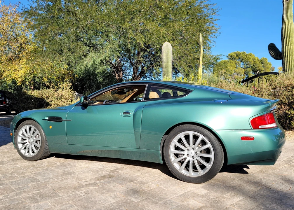 2003 Aston Martin Vanquish 1st Gen - Image 23 of 31