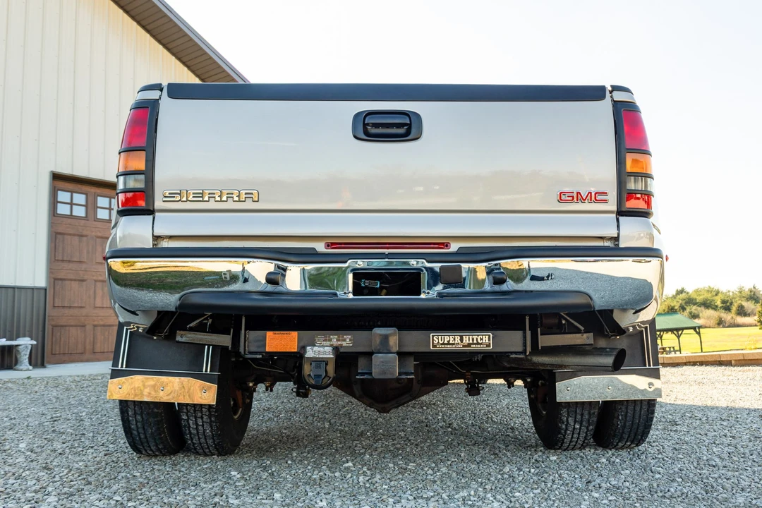 2004 GMC Sierra Heavy Duty 2nd Gen - Image 6 of 31