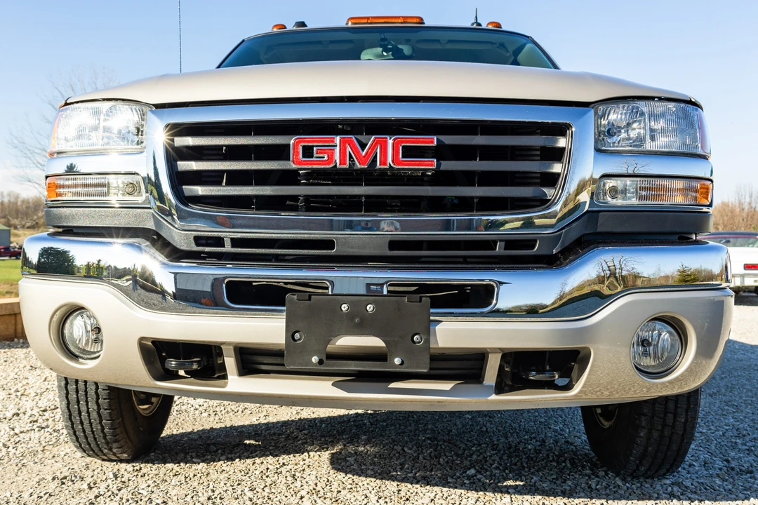 2004 GMC Sierra Heavy Duty 2nd Gen - Image 9 of 31