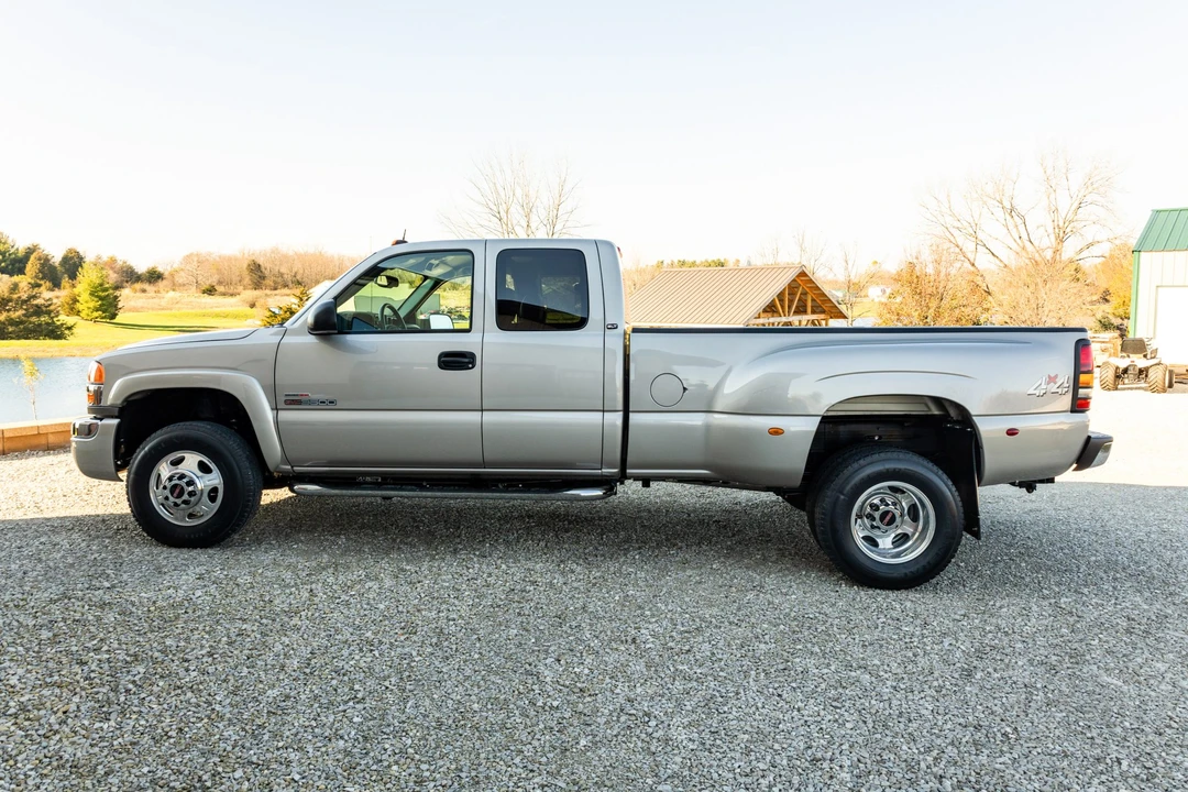 2004 GMC Sierra Heavy Duty 2nd Gen - Image 8 of 31