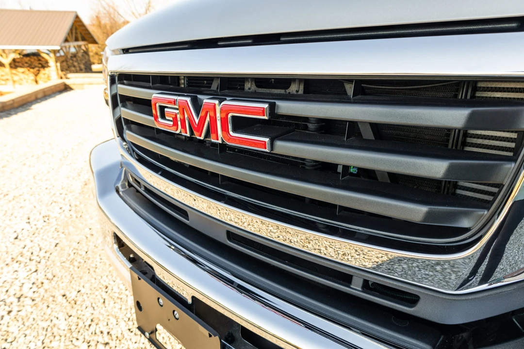 2004 GMC Sierra Heavy Duty 2nd Gen - Image 23 of 31