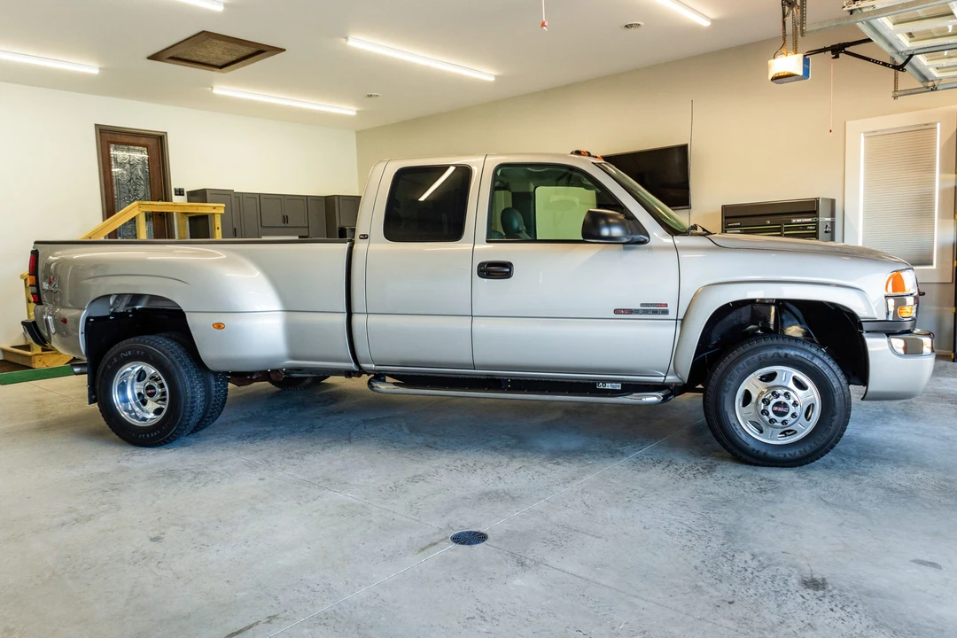 2004 GMC Sierra Heavy Duty 2nd Gen - Image 4 of 31
