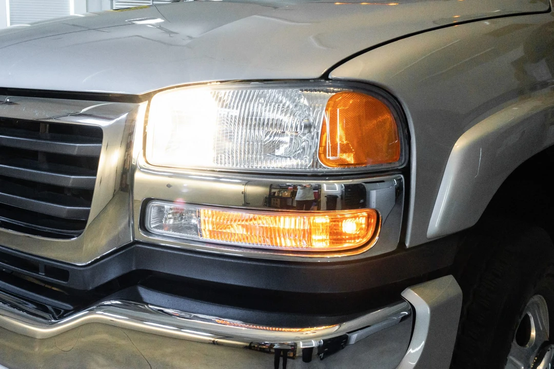 2004 GMC Sierra Heavy Duty 2nd Gen - Image 13 of 31