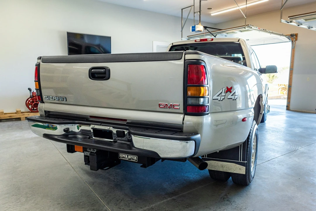 2004 GMC Sierra Heavy Duty 2nd Gen - Image 5 of 31