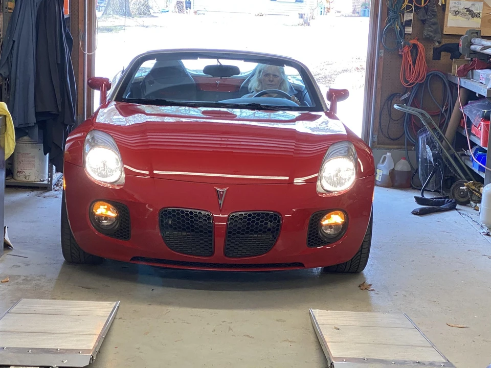 2008 Pontiac Solstice GXP - Image 11 of 31