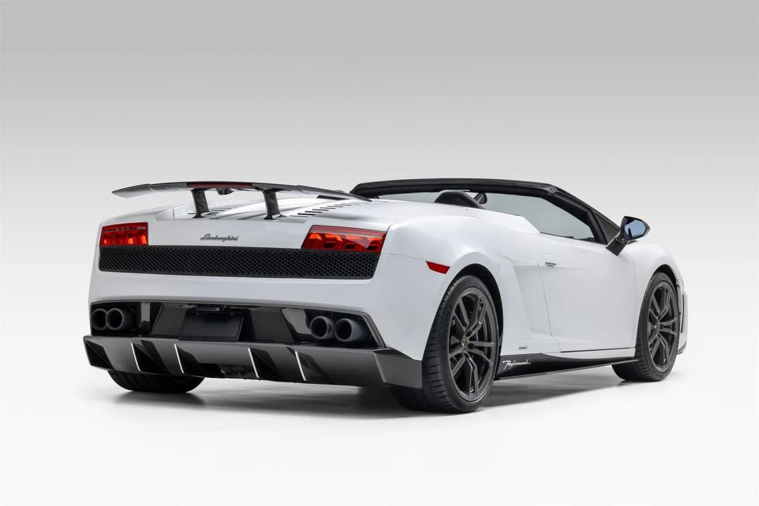 2013 Lamborghini Gallardo LP570-4 Spyder Performante - Image 8 of 31