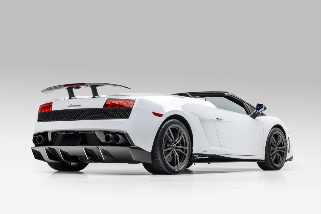 2013 Lamborghini Gallardo LP570-4 Spyder Performante - Image 11 of 31