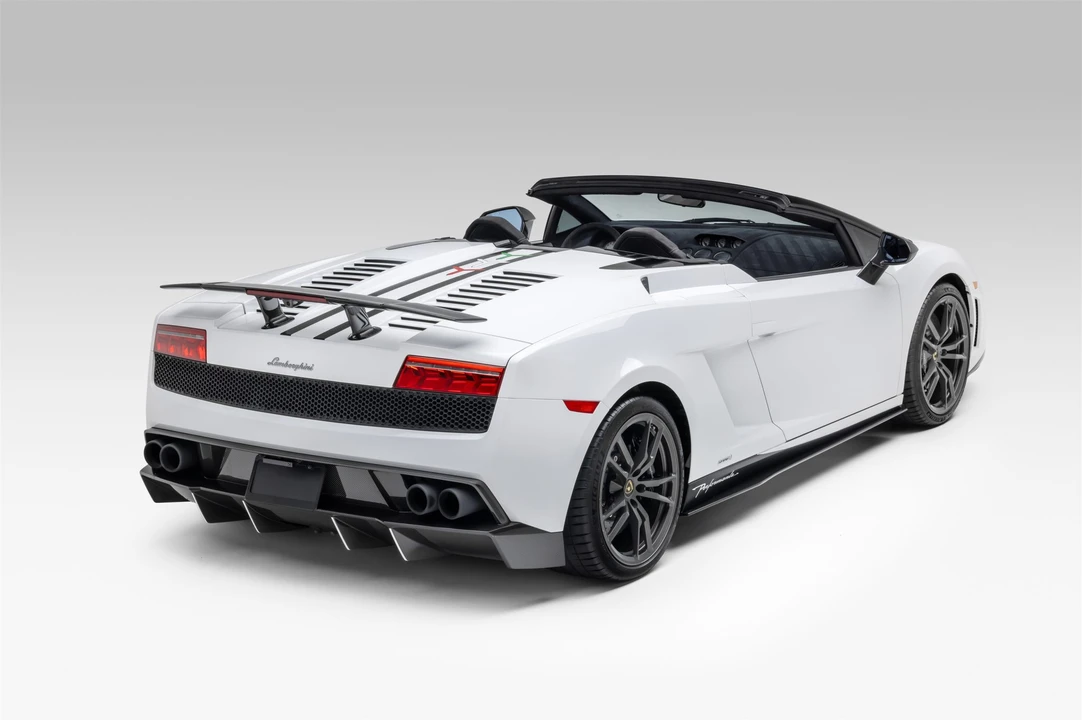 2013 Lamborghini Gallardo LP570-4 Spyder Performante - Image 9 of 31