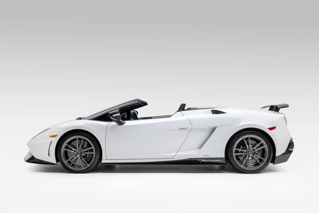 2013 Lamborghini Gallardo LP570-4 Spyder Performante - Image 6 of 31