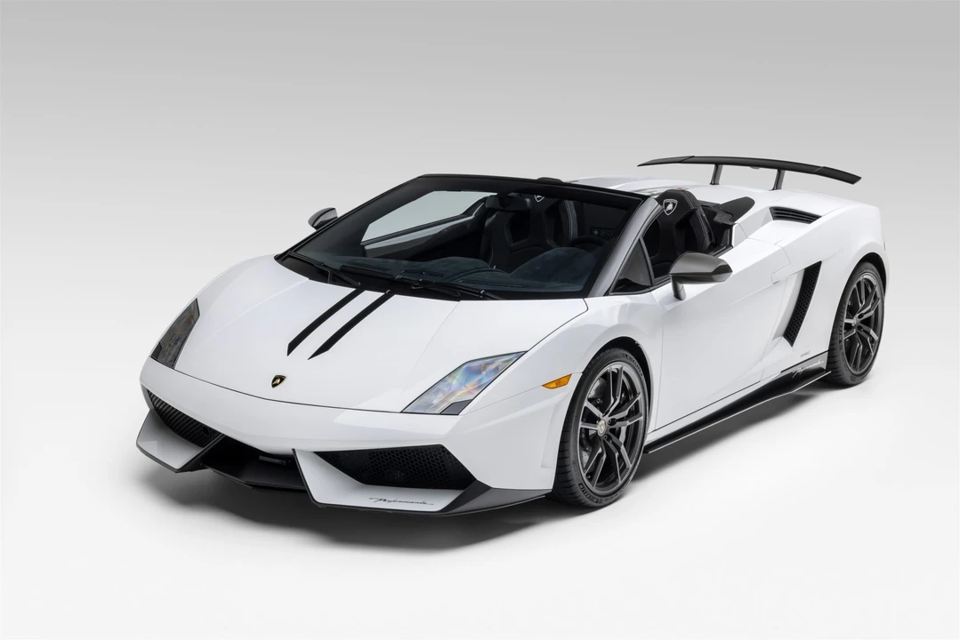 2013 Lamborghini Gallardo LP570-4 Spyder Performante - Image 2 of 31