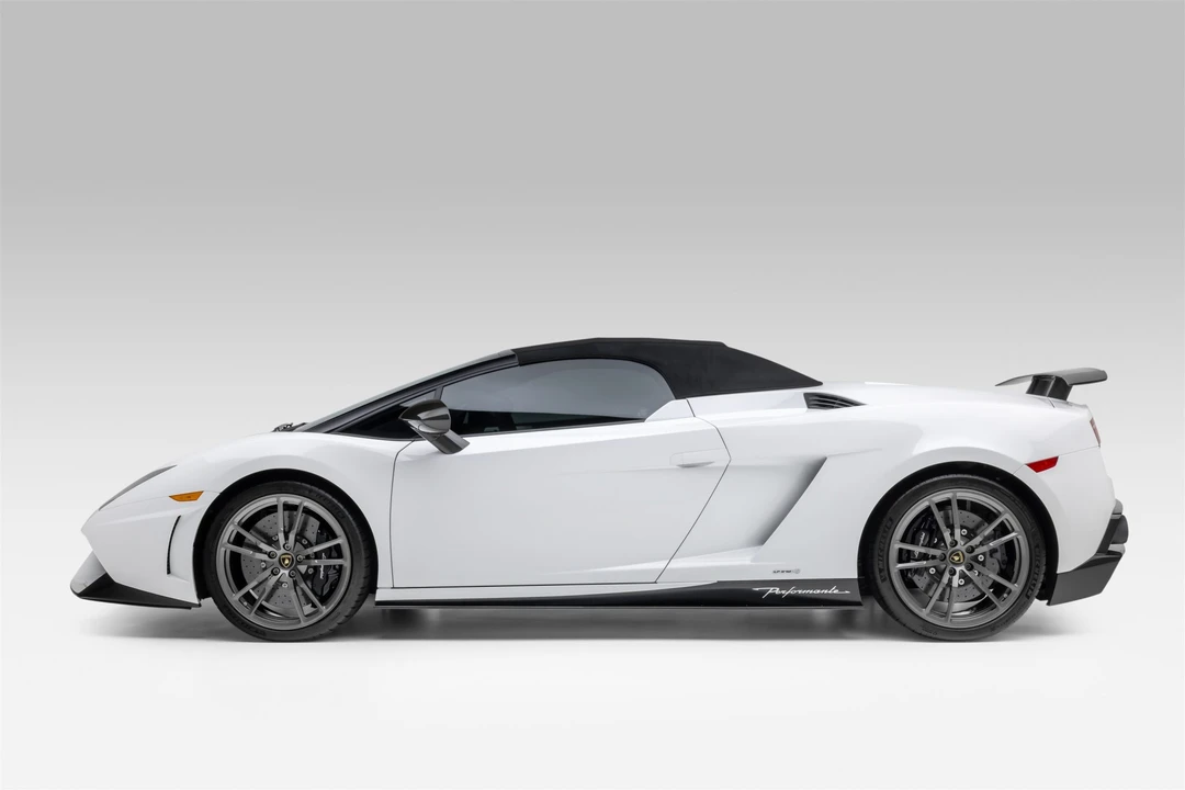 2013 Lamborghini Gallardo LP570-4 Spyder Performante - Image 18 of 31