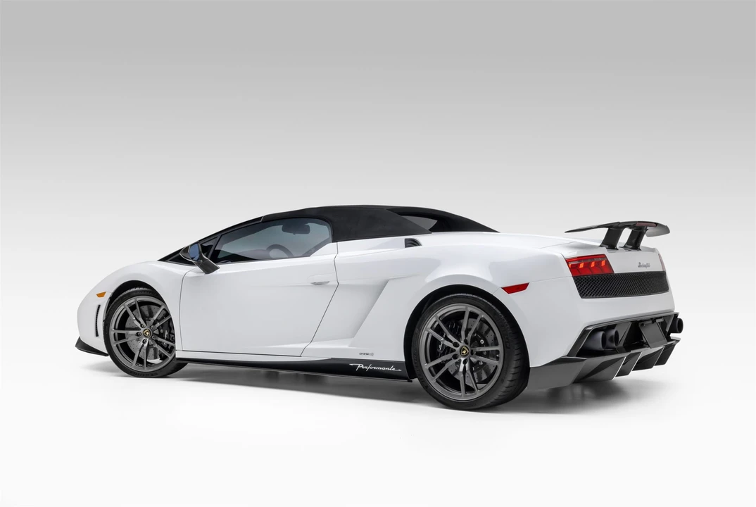 2013 Lamborghini Gallardo LP570-4 Spyder Performante - Image 19 of 31