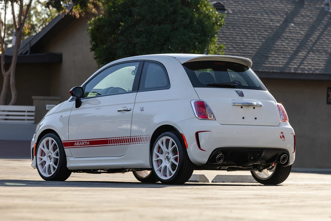 2015 Fiat Abarth 500 - Image 5 of 31