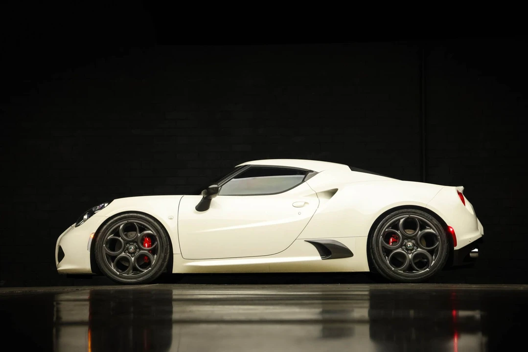 2016 Alfa Romeo 4C Coupe - Image 28 of 31