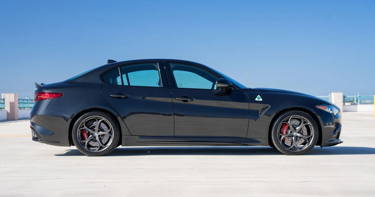 2023 Alfa Romeo Giulia Quadrifoglio - Image 18 of 31