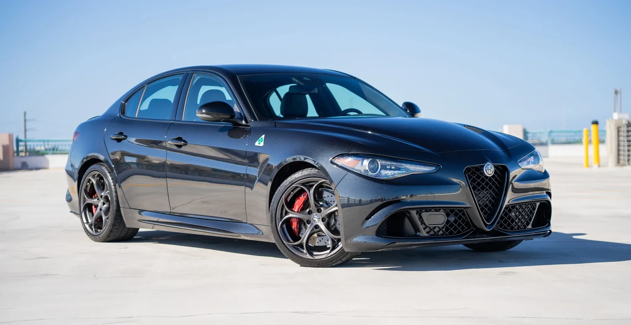 2023 Alfa Romeo Giulia Quadrifoglio - Image 23 of 31