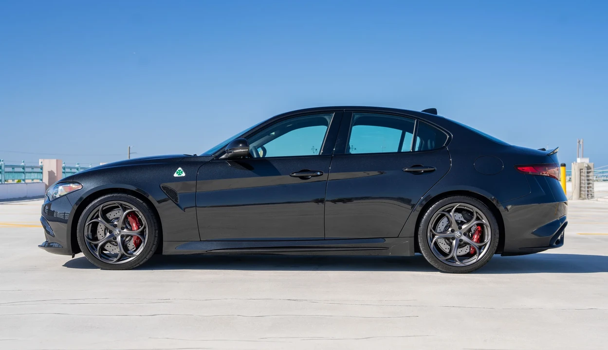 2023 Alfa Romeo Giulia Quadrifoglio - Image 10 of 31