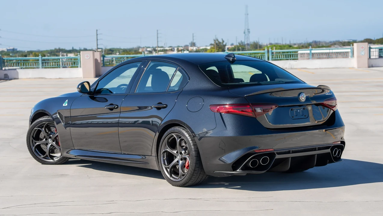 2023 Alfa Romeo Giulia Quadrifoglio - Image 11 of 31