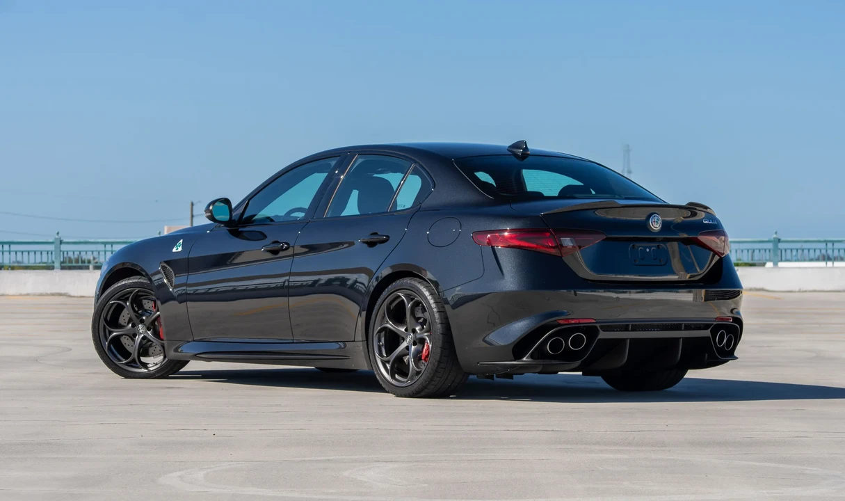 2023 Alfa Romeo Giulia Quadrifoglio - Image 12 of 31