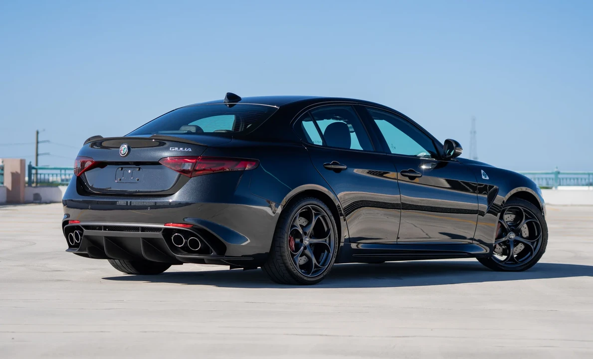 2023 Alfa Romeo Giulia Quadrifoglio - Image 17 of 31