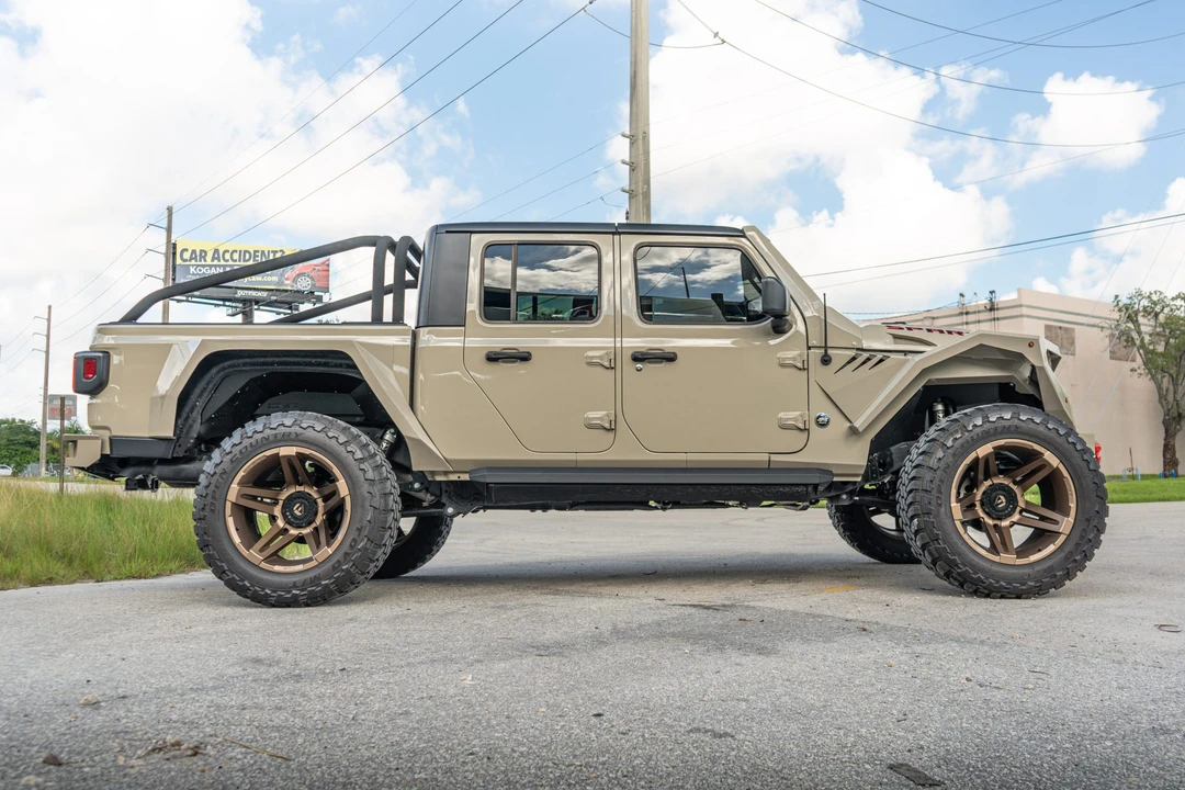 2022 Jeep JT Gladiator - Image 18 of 31