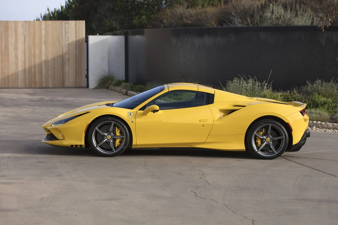2022 Ferrari F8 Spider - Image 13 of 31