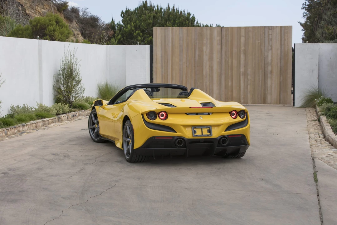 2022 Ferrari F8 Spider - Image 16 of 31