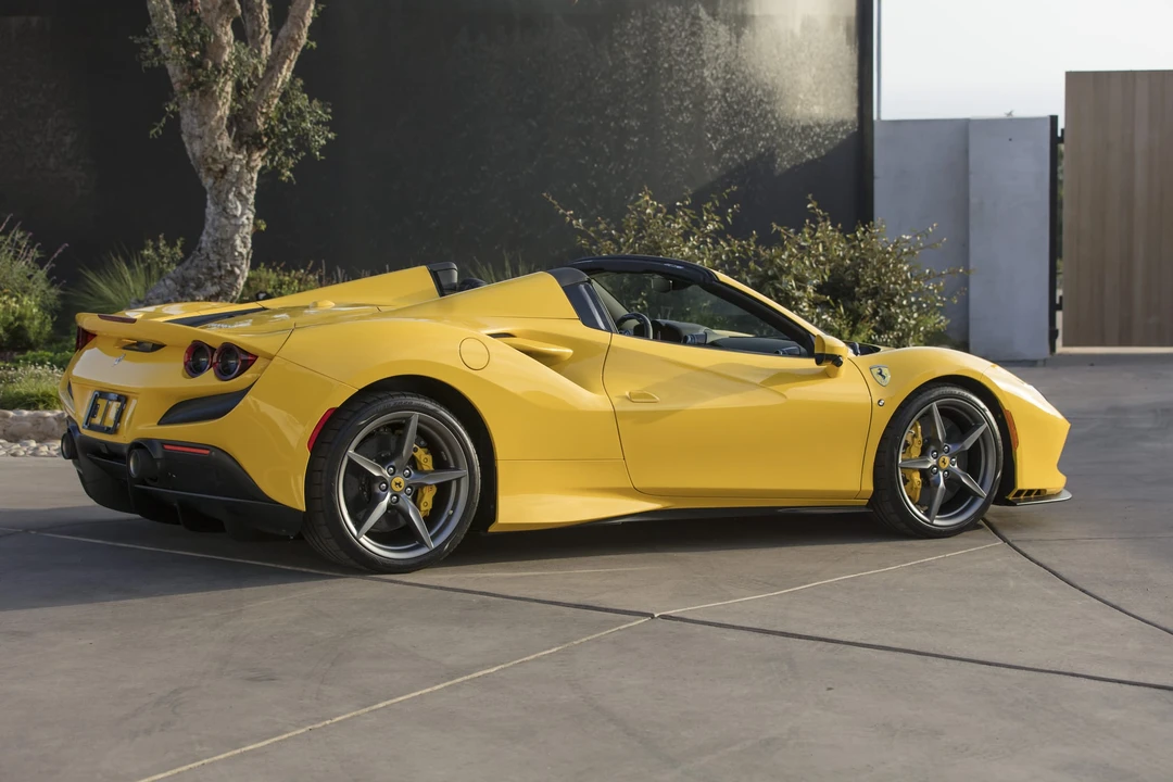 2022 Ferrari F8 Spider - Image 24 of 31