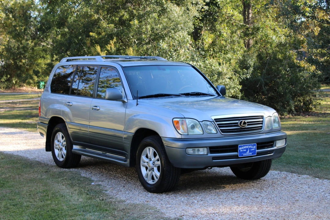2005 Lexus LX 2nd Gen - Image 19 of 31