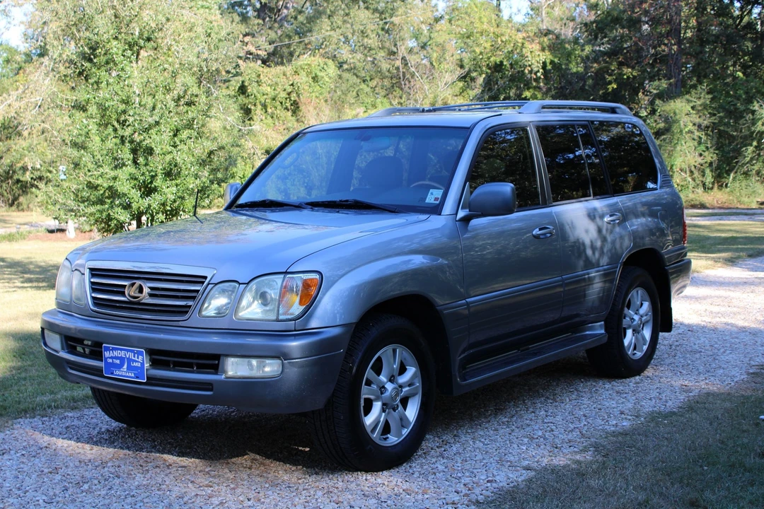 2005 Lexus LX 2nd Gen - Image 2 of 31