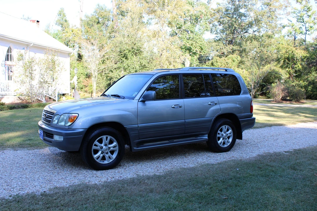 2005 Lexus LX 2nd Gen - Image 4 of 31