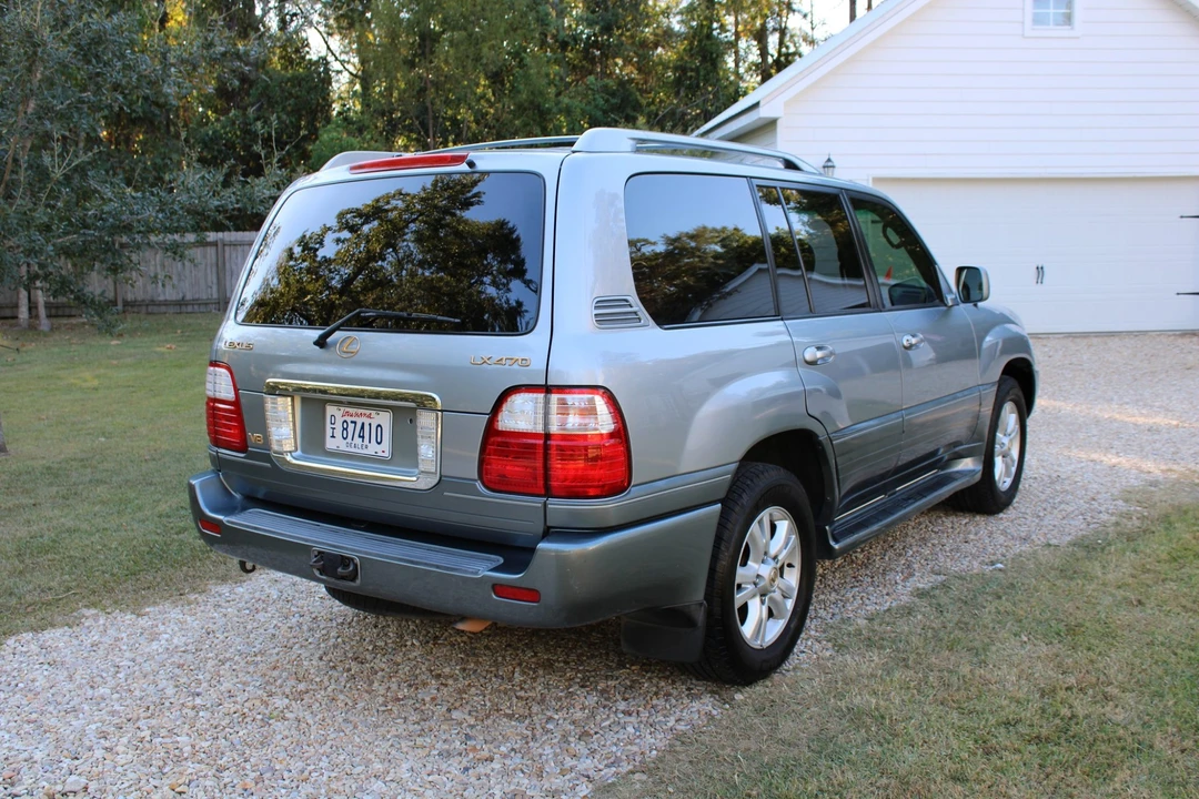 2005 Lexus LX 2nd Gen - Image 11 of 31