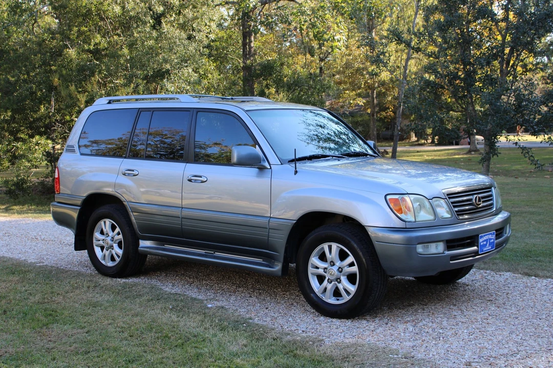 2005 Lexus LX 2nd Gen - Image 17 of 31