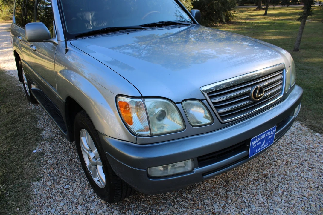 2005 Lexus LX 2nd Gen - Image 23 of 31