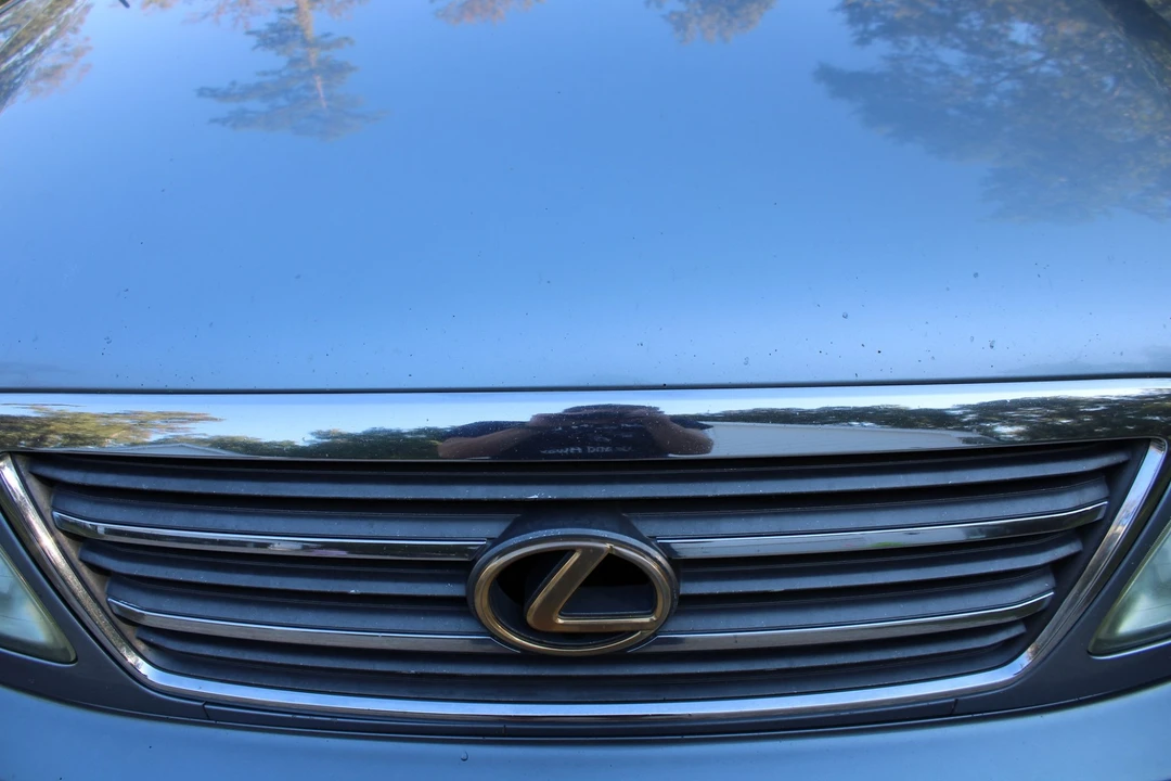 2005 Lexus LX 2nd Gen - Image 26 of 31