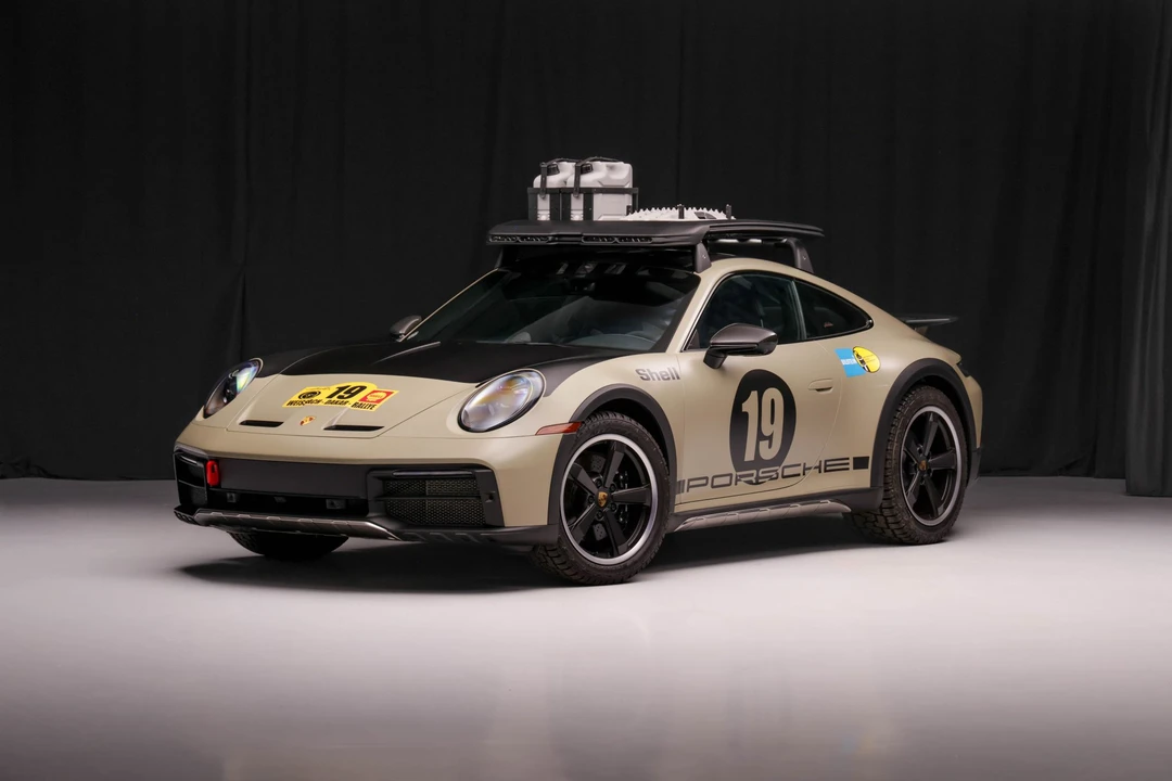 2024 Porsche 992 Dakar - Image 2 of 31