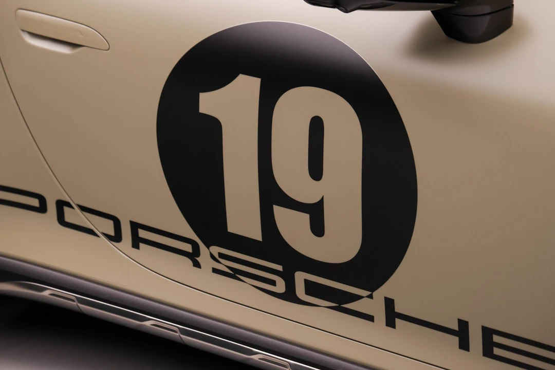 2024 Porsche 992 Dakar - Image 21 of 31