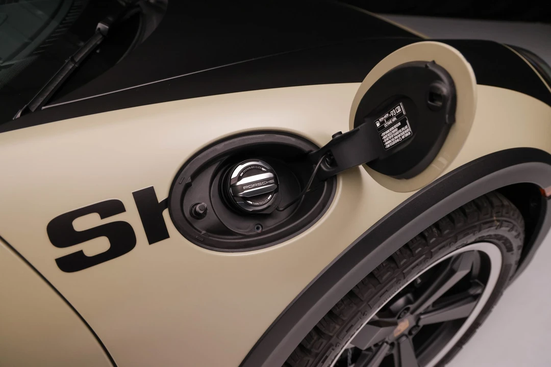 2024 Porsche 992 Dakar - Image 18 of 31