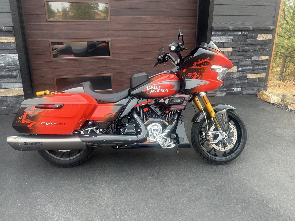 2025 Harley-Davidson CVO - Image 2 of 20
