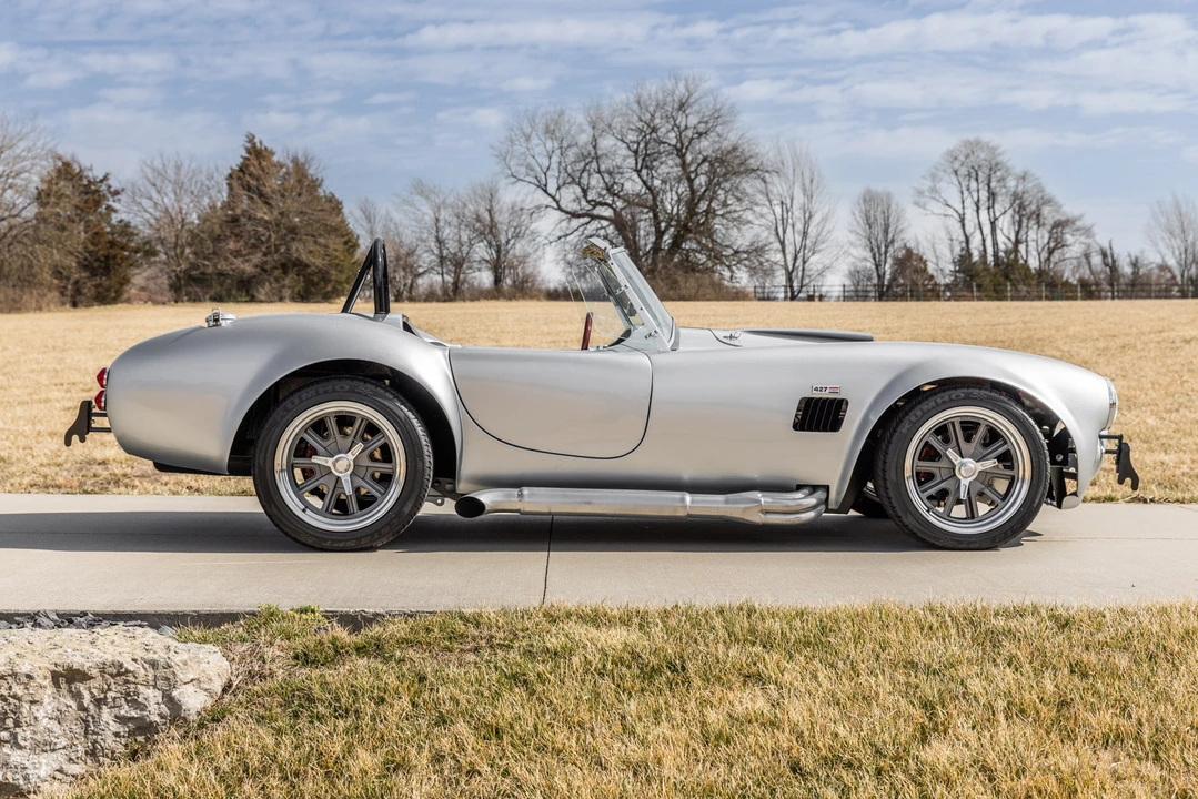 Shelby Cobra Replica - Image 9 of 31