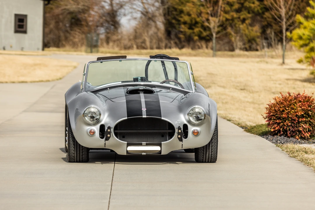 Shelby Cobra Replica - Image 18 of 31