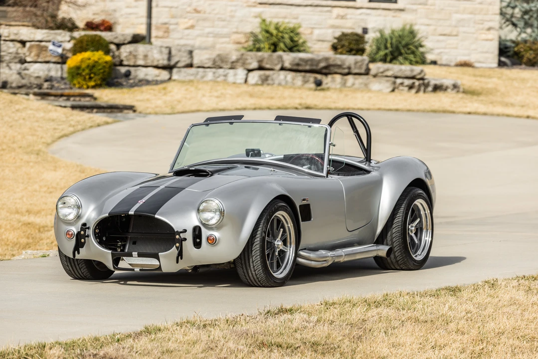 Shelby Cobra Replica - Image 16 of 31