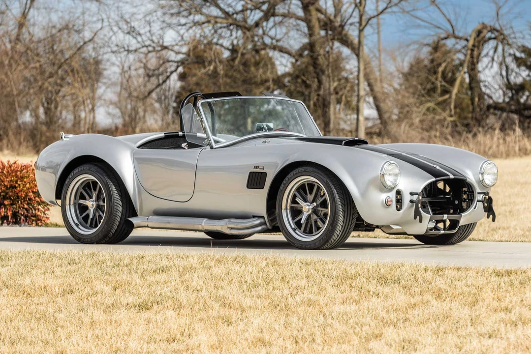Shelby Cobra Replica - Image 6 of 31