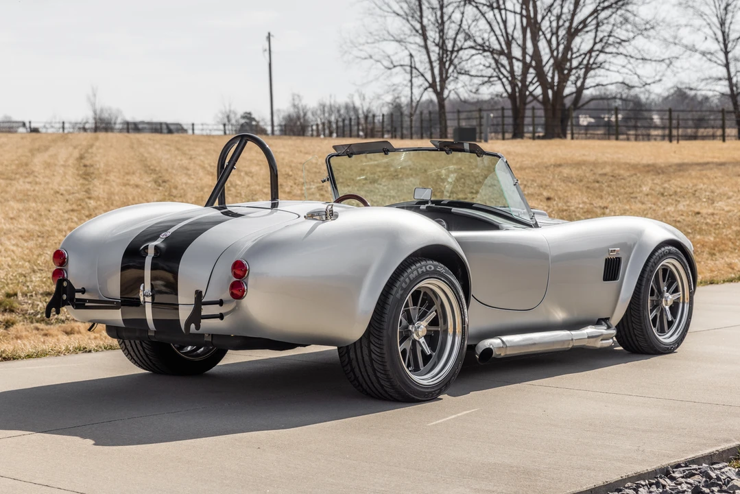 Shelby Cobra Replica - Image 10 of 31