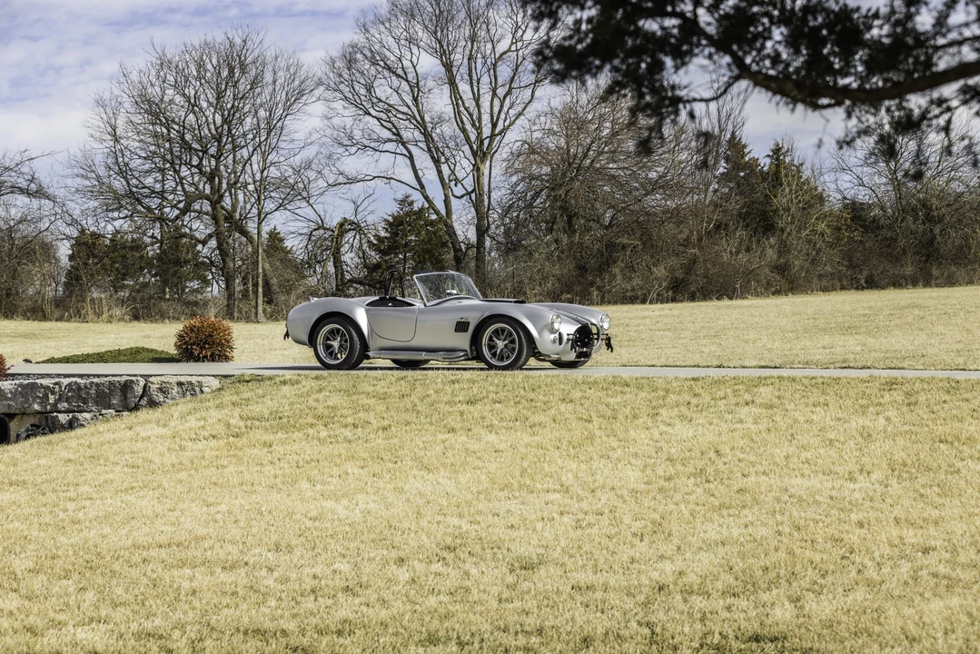 Shelby Cobra Replica - Image 7 of 31